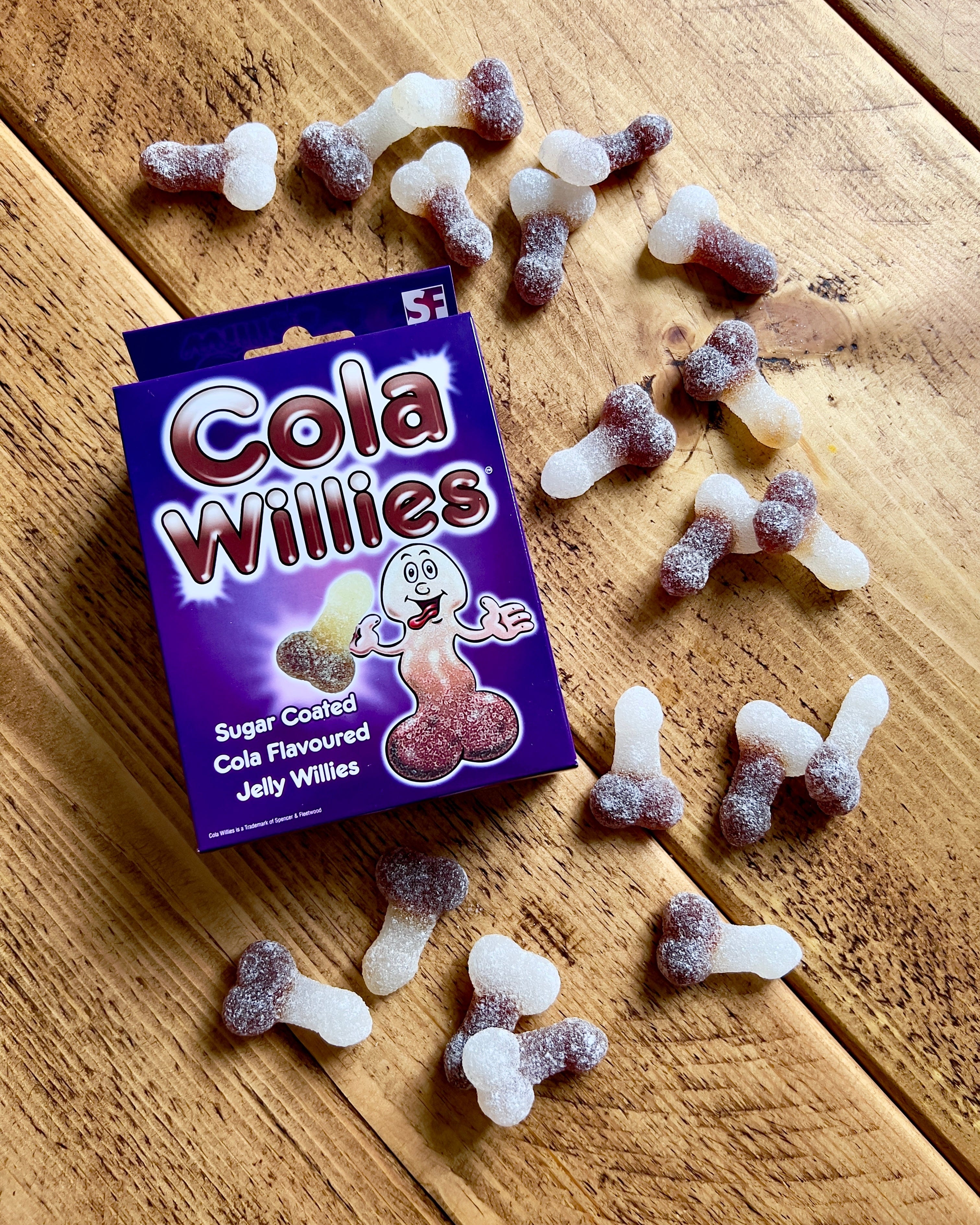 Cola willies - what's in the box